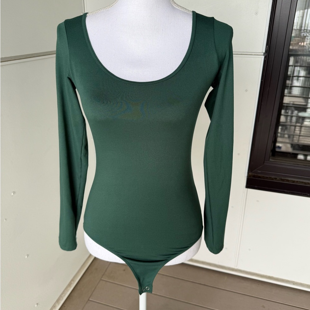 Hollister Deep Green Long Sleeve Bodysuit